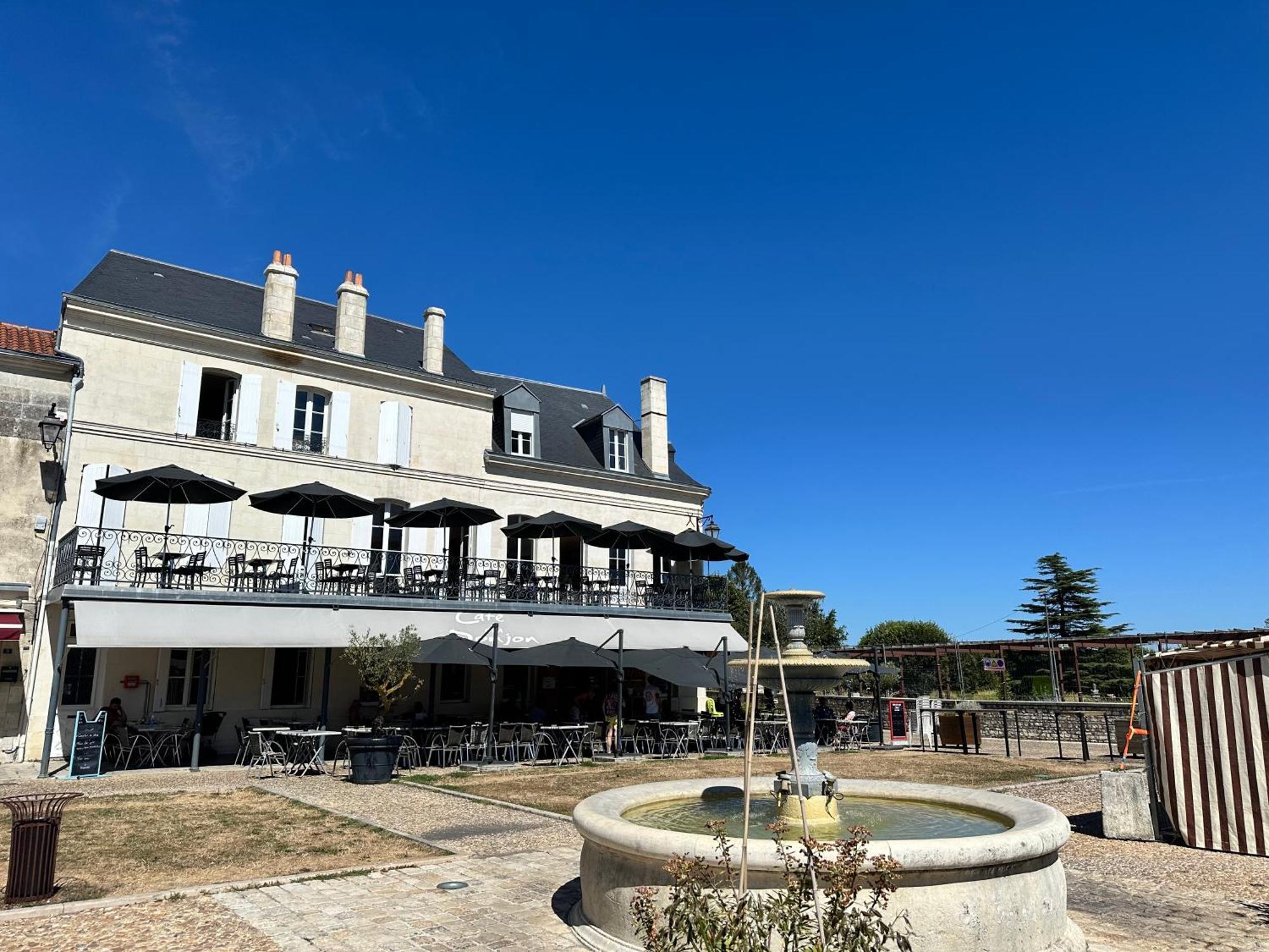 Chambre2 Face Au Donjon Pons Εξωτερικό φωτογραφία